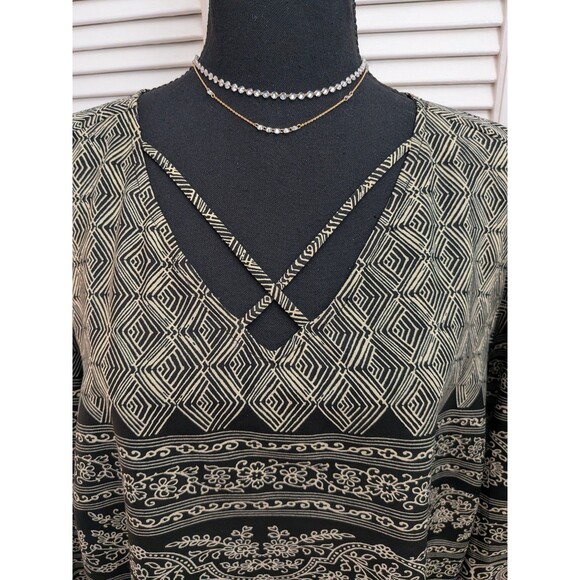 Chico's Tunic Womes XL/3 Paisley Black Tan Floral V-Neck Blouse Top Boho Flowy - Picture 3 of 12